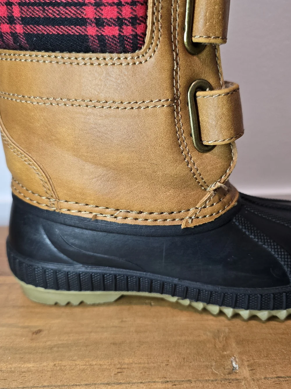 Toddler Waterproof Winter Duck Boots in Tan and Plaid. 9T/10T